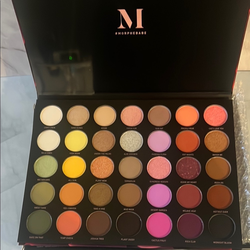 Morphe 35D Desert Bouquet - NEW in box
